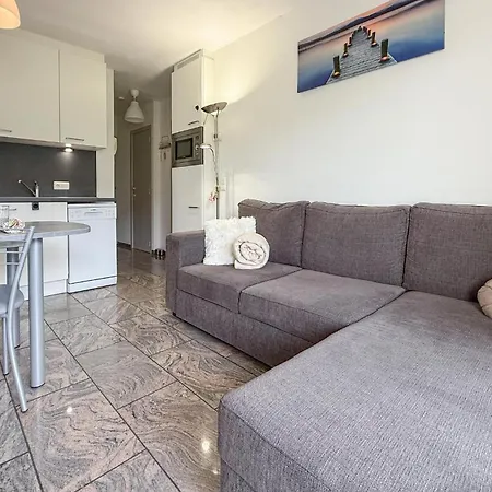 Amazing In Bredene Apartamento Mispelburg